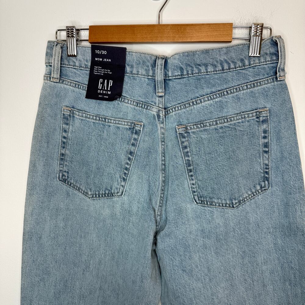 GAP 90s High Rise Mom Jeans In Light Wash Size 30 New - Picture 10 of 14